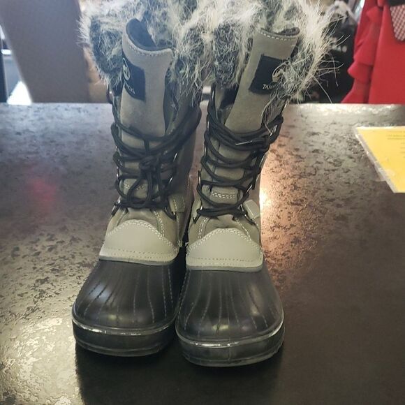 Tamarack boots - Picture 2 of 7